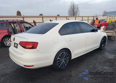 2016 Volkswagen Jetta 1.8T Sport z USA, uszkodzony, nr VIN 3VWD17AJ6GM376561